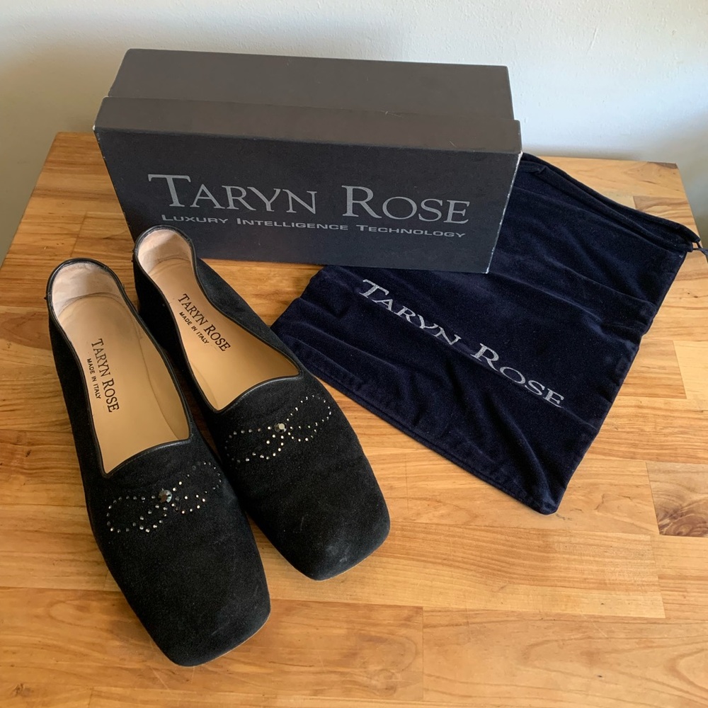 Taryn Rose Rayanne Flats in Black Suede, Size 41M